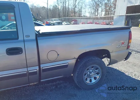 2001 Chevrolet Silverado 1500 из США, поврежденный, VIN 1GCEK14V61Z255647